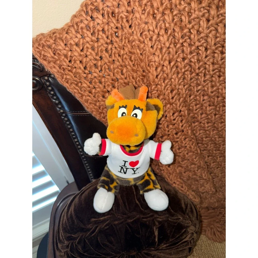 Toys R Us Times Square Geoffrey Giraffe I Heart NY Plush 9 Inch Stuffed Animal